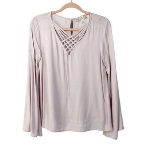 Pink Republic Blush Pink Long Trumpet Sleeve Lattice V-Neck Keyhole Top Medium